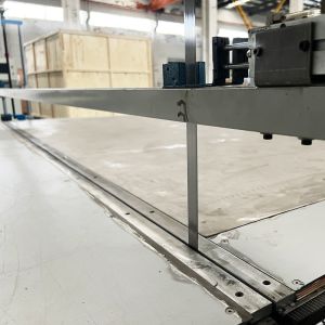 Four Wheel Fast Wire Sponge Rigid PU Foam Cutting Machine 6m/Min