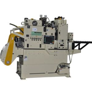 Electronic Parts Stamping NC Leveller Feeder Cigaret Machine With Yaskawa Motor