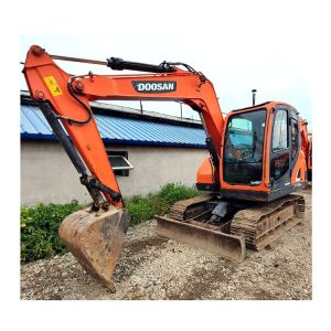 Korea Mini Used Doosan DX75 7.5 Excavator with Original Hydraulic Valve in Shanghai