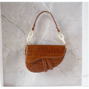 26cm 6cm 18cm Crocodile Saddle Bag With Wide Strap Moderate Hardness