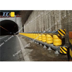 ISO 9001 Pu Foam Foller Of Yellow Road Crash Barrier 350*500MM