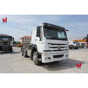 China SINOTRUK HOWO Heavy Duty Tractor Head Truck Black / Red 30Ton 420HP on sale