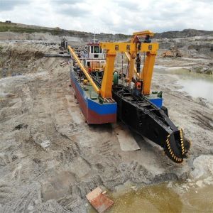 Customized Cumins 634kw Diesel Engine Cutter Sand Dredger with Hydraulic Cutter