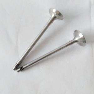 RE8 Engine Intake Exhaust Valve Guides 13201-97002 13202-97003