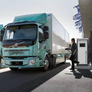 120KW OCPP 1.6J/1.5J Type2 CCS Chademo EV DC Charging Pile for Fast Charging