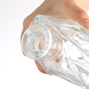 Super Flint Glass 750ml Whisky Gin Bottle with Customized Special Shape and