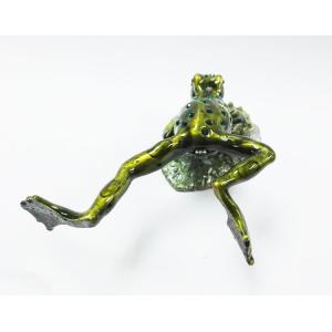 Leaves the frog shape trinket box with rhinestone for lovely jewelry box