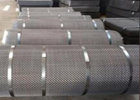 Pre - Crimped Stainless Steel Wire Mesh Roll High Temperature Resistance