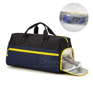 China Durable Canvas Material Travel Duffel Bags Shoulder Strap Detachable on sale