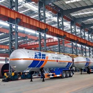 2.1 MPa Hydrotest Pressure CIMC LINYU Howo Chassis 8*4 Gas Transport Tank Semi