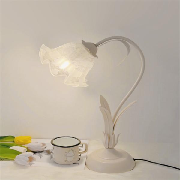 Nordic Restaurant Decorative Glass Table Lamp Flower Shaped Modern Bedside Table Lamp