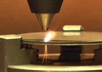 380V 50Hz Cnc Metal Fiber Laser Cutting Machine With Four Square Power Cord