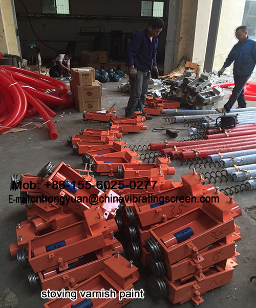 Internal screw axis bulk material hauling and transporting machine