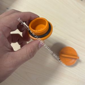 The engine's oil cap 115091 with the 331954 available for the T-600M T-800M T