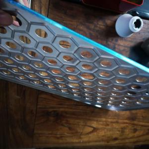 Manufacturers supply punching iron plate galvanized hexagonal punching mesh