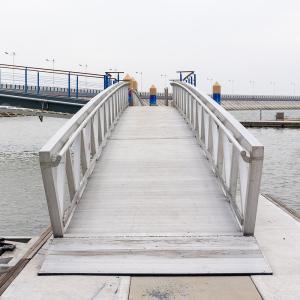 Durable Design Marine Aluminum Gangways Silver Customized Floating Dock Pontoon