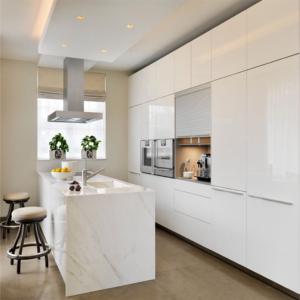Waterproof Modern Luxury Lacquer Kitchen Cabinet with Flat Edge Countertop