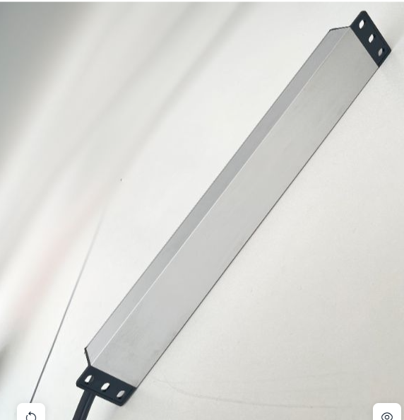 Sturdy and 6 Outlet Power Strip for Network Laboratory and Environments with ETL