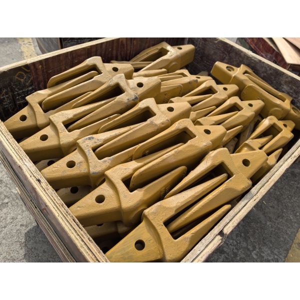 Volvo Engineering Machinery Parts Casting Bucket Adapter for V210 1171-01620