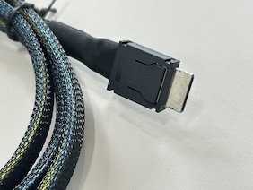 SFF-8654 8i to SFF-8654 8i High-Speed Mini SAS HD Connector Cable, 1.0 m 32AWG