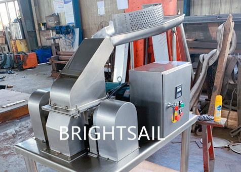 Quality 12 To 120 Mesh Fineness Leaf Grinder Machine 10 To 500kg Per Hr Capacity wholesale