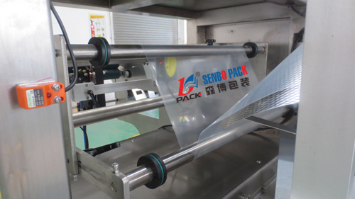 Cooking oil PE packing machine with piston pump for
