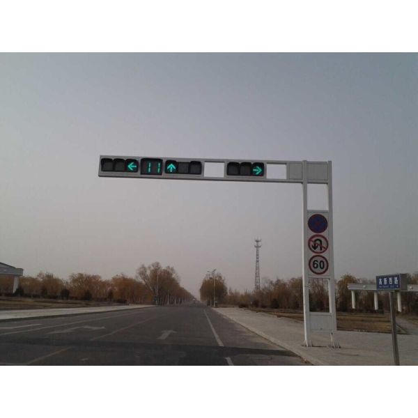 Quality 11M Height 6M  Length Durable Mast Arm Traffic Signals Pole With Anchor Bolts wholesale