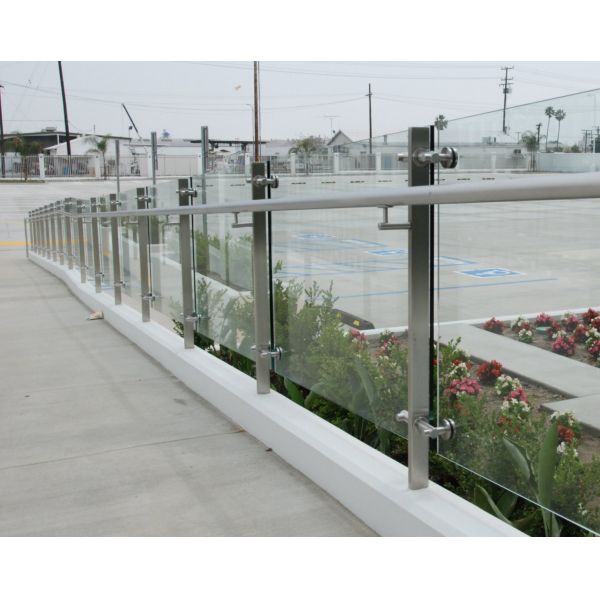 Quality Outdoor Architectural Glass Panels With Polished Edges Transparent wholesale