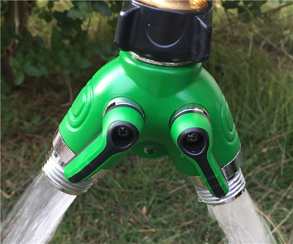 Garden Plastic Tap Connector , 2 Way Water Splitter Comfortable Rubberized Grip