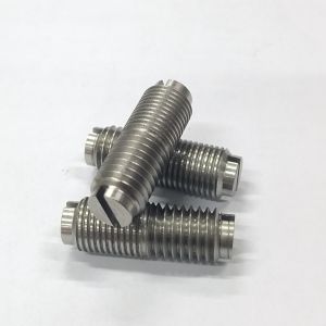 Precision Metric full thread BOLTSs with Various Coarse Thread Pitches