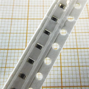 BLM18PG121SN1 SMD Ferrite Beads On-Board Plug-In DC EMI Suppression Filters