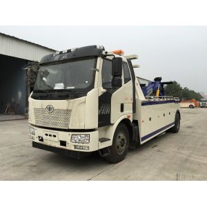 China Medium Duty Intergrated Emergency Tow Truck , 8 Tons Custom Wrecker Trucks With Crane on sale