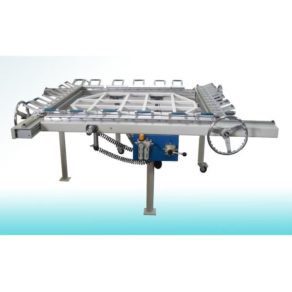Stretching machine for stainless mesh