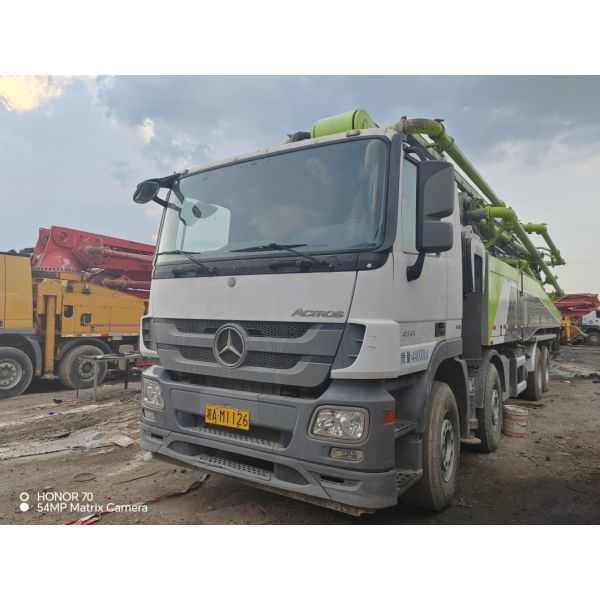 2019 Zoomlion 63m Concrete Pump Under High Quality Sell Good Price