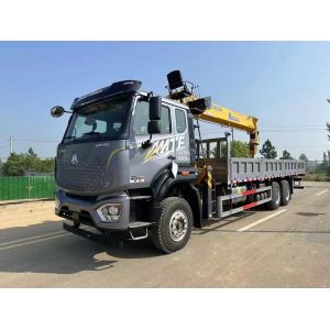 China 2025 XCMG 12T Truck Mounted Crane with HOWO Chassis on sale