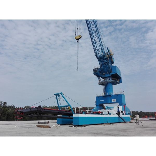 Carbon Steel 200cbm/h River Sand Dredging Machine With Long Boom