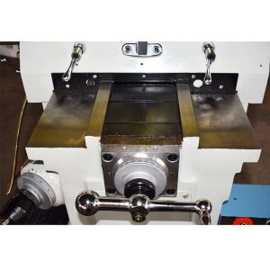 1270*254mm Worktable Size Metal Turret Milling Machine Vertical For Metal