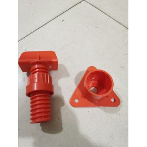 Coop grid floor, A floor that leaks chicken manure through the grille