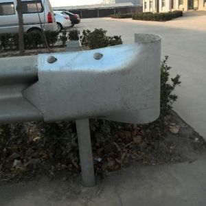 ISO9001 2000 Certified Q235 Q345 Galvanized Steel Highway Guardrail with Round