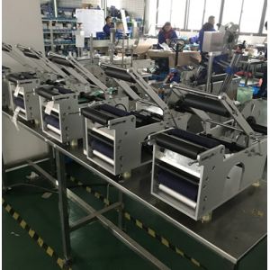 Semi automatic sticker round bottle labeling machine