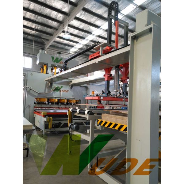 Short Cycle Low Pressure Laminate Machine , Furniture Laminating Line 100 sheets/h