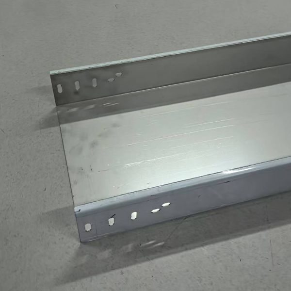 Quality Non Combustible Stainless Iron Electric Cable Trunking For Wall Mounted Or Suspended Installation wholesale