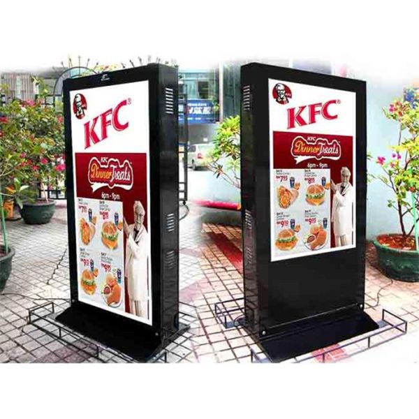 Sunlight Readable Electronic Poster Display , Remote Control Digital Signage Stand