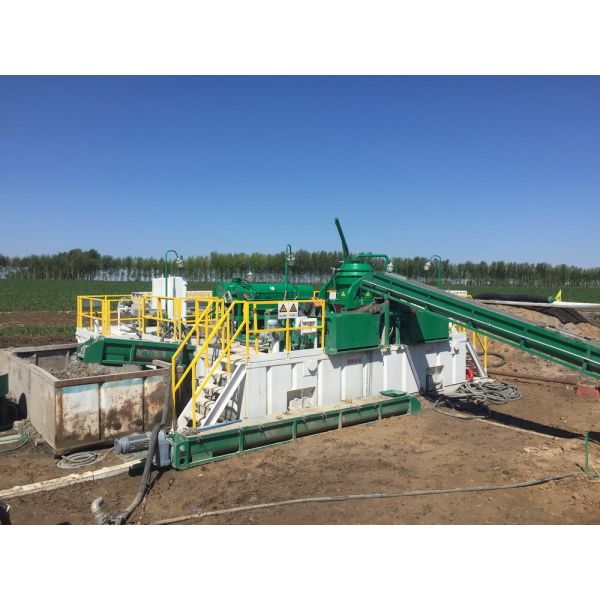 Quality 355mm Solid Bowl Oil Sludge Centrifuge PLC Control Screen For Pipeline Clean Out wholesale