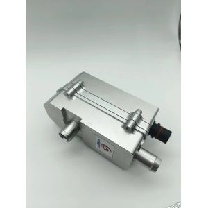 Safe Engine Coolant Preheater PTC Heating 220V 500L/H Flow