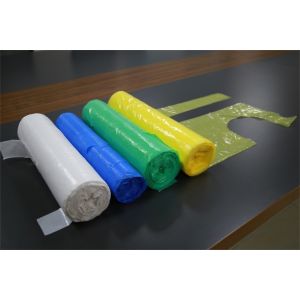 Light Weight Disposable Poly Aprons Packed In Roll Multi Colored Environment