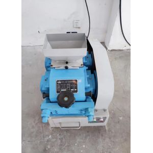 Small 1500kg/H Double Roller Crusher High Energy Utilization