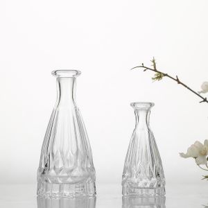 China Washable Crystal Diffuser Glass Bottles With Caps Transparent Practical on sale