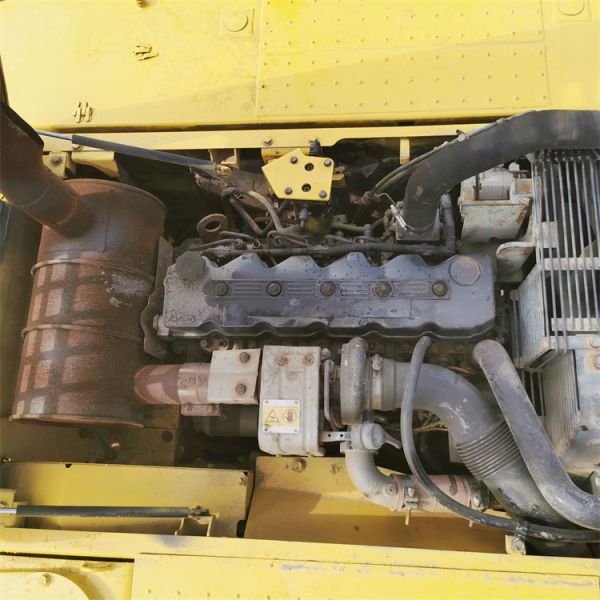 Shanghai Used Long Arm Excavator 24 Ton Komatsu PC240-8 Crawler Earth-moving Machinery