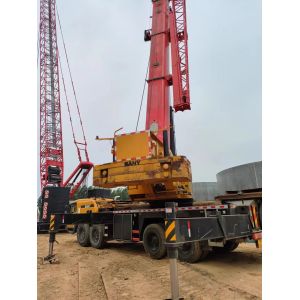 80ton Truck-Mounted Telescopic Crane Hydraulic Truck Crane with Five-Arm Crane